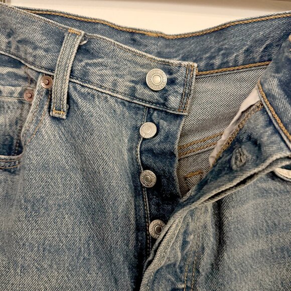 Levi's 501 Skinny, Mid rise, distressed Women's Jeans, cropped - Picture 3 of 5